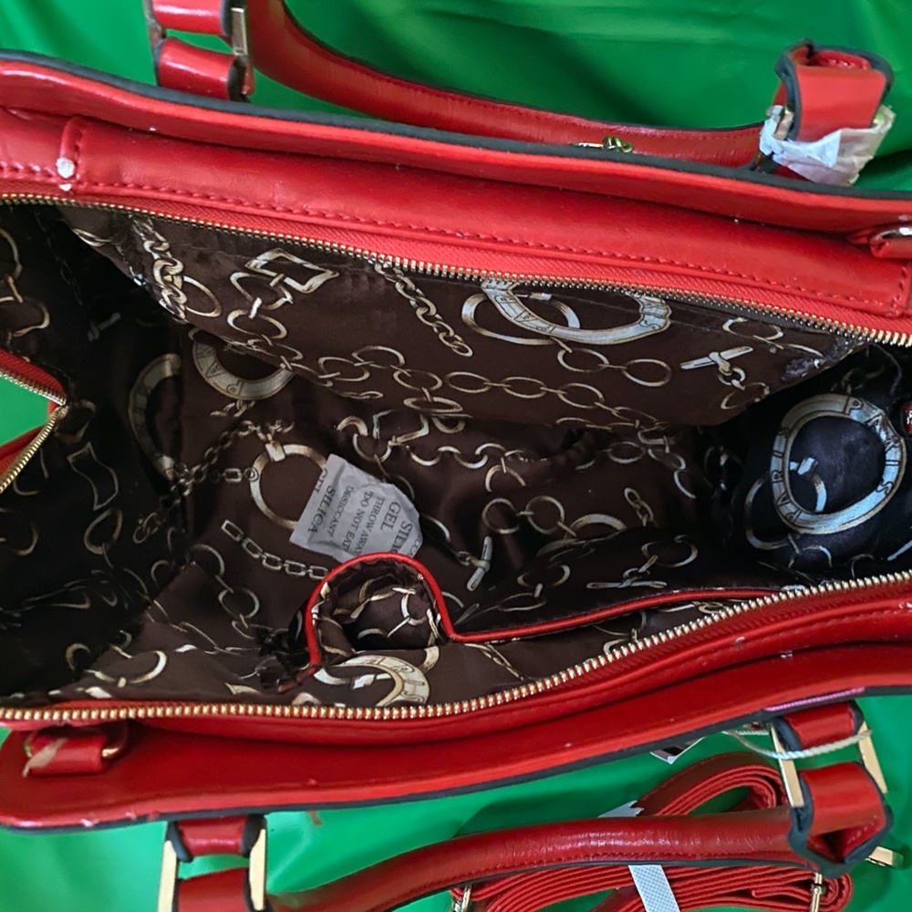 Beautiful Red or Orange Leather purse - Picture 6 of 9
